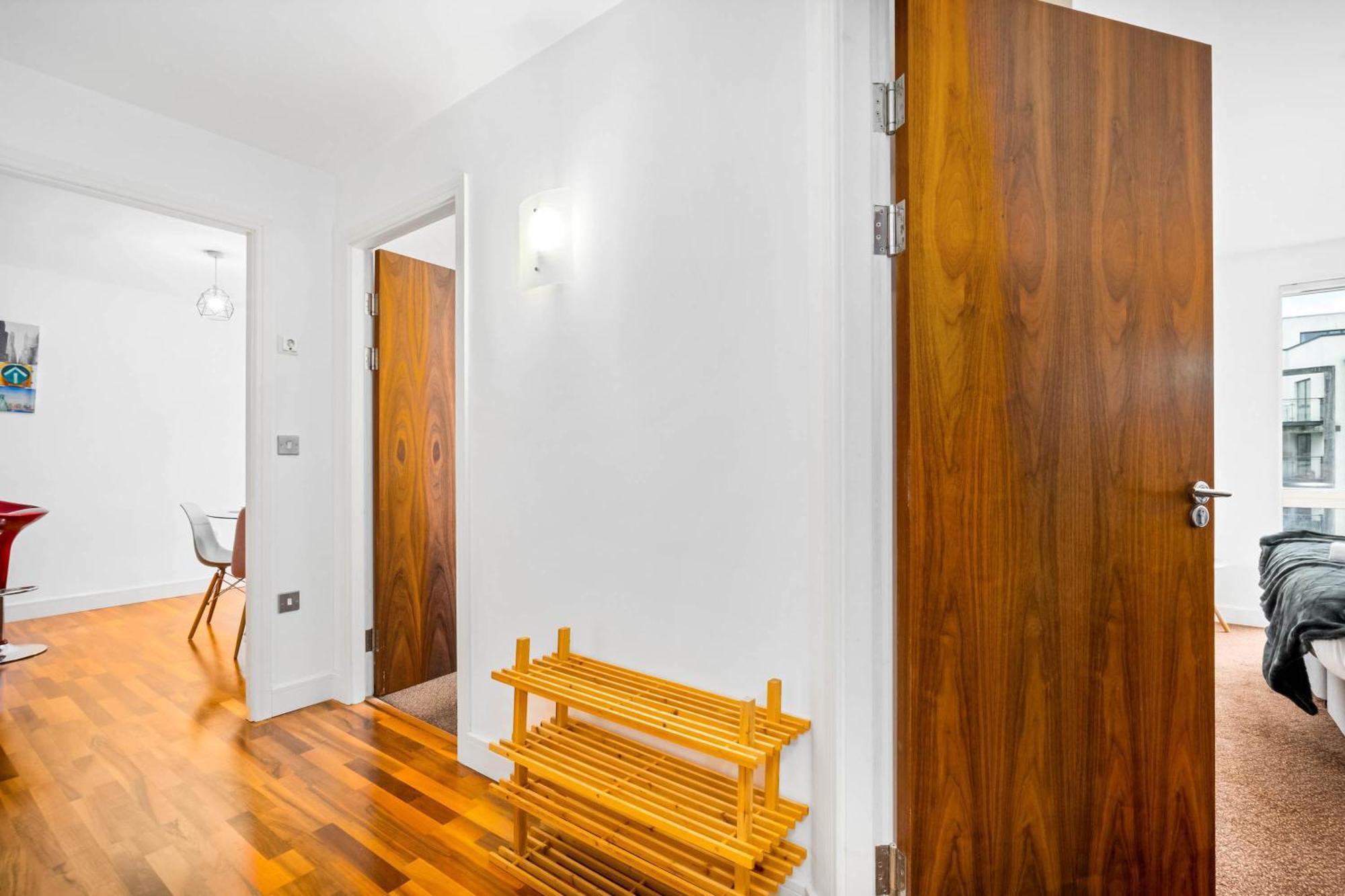 Apartment Spacious 2 Bed And Free Parking